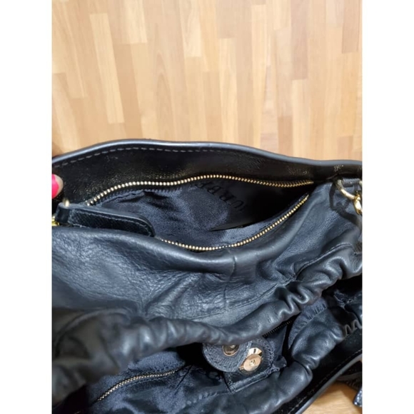 Authentic Burberry Dinton Convertible Satchel Patent Medium - Picture 13 of 15